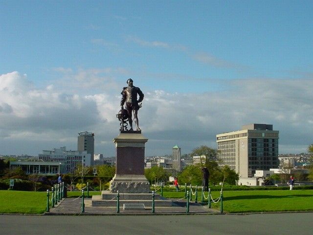 Picture Of Sir Francis Drake 16th Century  Statue